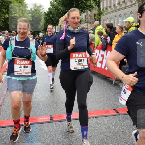14.06.2026 - REWE Women's Run Strokosch-Dieckow http://msf.ph/oto/9786852 14.06.2026 10:10:46 Ziel 10238, 10425, 10439, 10464, 10557, 10878, 11022, 11178, 11271, 11339, 11345, 11435, 11527 meine-sportfotos.de