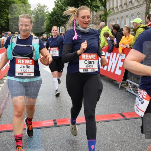 14.06.2026 - REWE Women's Run Strokosch-Dieckow http://msf.ph/oto/9786853 14.06.2026 10:10:46 Ziel 10238, 10425, 10439, 10464, 10557, 10878, 11022, 11178, 11271, 11339, 11345, 11435, 11527 meine-sportfotos.de