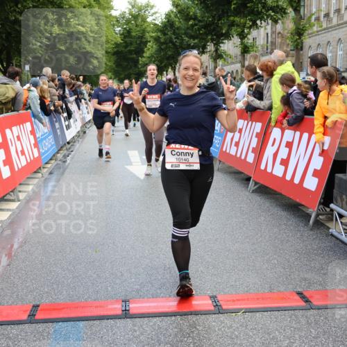 14.06.2026 - REWE Women's Run Strokosch-Dieckow http://msf.ph/oto/9786885 14.06.2026 10:11:13 Ziel 10140, 10499, 10514, 10821, 10834, 11124, 11328 meine-sportfotos.de