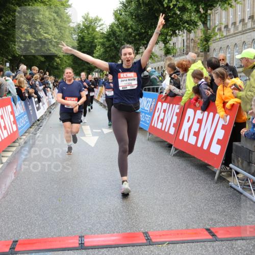 14.06.2026 - REWE Women's Run Strokosch-Dieckow http://msf.ph/oto/9786887 14.06.2026 10:11:14 Ziel 10140, 10499, 10514, 10821, 10834, 10985, 11124, 11328 meine-sportfotos.de