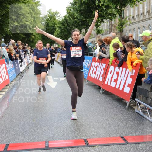 14.06.2026 - REWE Women's Run Strokosch-Dieckow http://msf.ph/oto/9786888 14.06.2026 10:11:14 Ziel 10140, 10499, 10514, 10821, 10834, 10985, 11124, 11328 meine-sportfotos.de