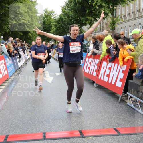 14.06.2026 - REWE Women's Run Strokosch-Dieckow http://msf.ph/oto/9786890 14.06.2026 10:11:14 Ziel 10140, 10499, 10514, 10821, 10834, 10985, 11124, 11328 meine-sportfotos.de