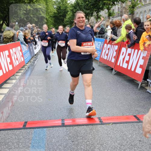 14.06.2026 - REWE Women's Run Strokosch-Dieckow http://msf.ph/oto/9786893 14.06.2026 10:11:16 Ziel 10140, 10499, 10514, 10821, 10834, 10985, 11124, 11328, 11450, 11451 meine-sportfotos.de