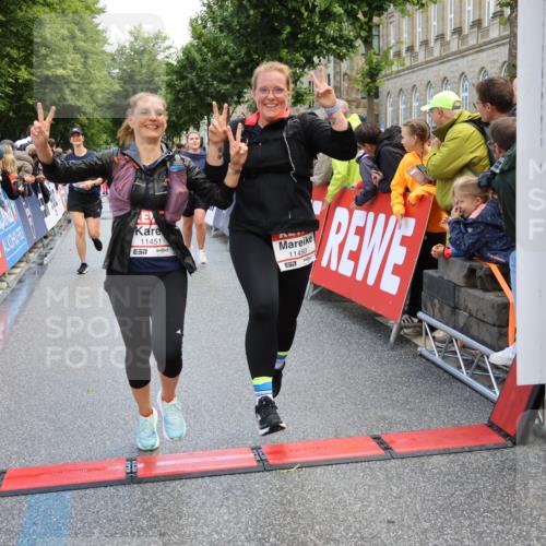 14.06.2026 - REWE Women's Run Strokosch-Dieckow http://msf.ph/oto/9786902 14.06.2026 10:11:19 Ziel 10140, 10406, 10429, 10468, 10821, 10834, 10985, 11124, 11328, 11450, 11451, 11500 meine-sportfotos.de