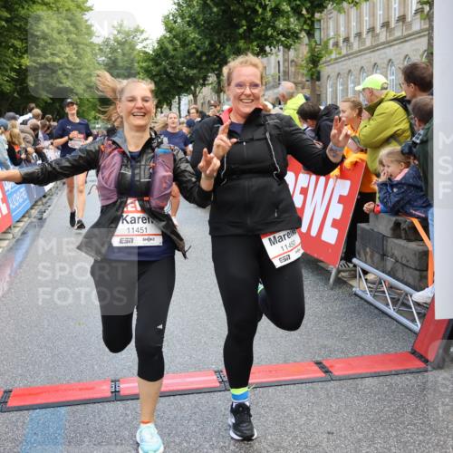 14.06.2026 - REWE Women's Run Strokosch-Dieckow http://msf.ph/oto/9786905 14.06.2026 10:11:19 Ziel 10140, 10406, 10429, 10468, 10821, 10834, 10985, 11124, 11328, 11450, 11451, 11500 meine-sportfotos.de
