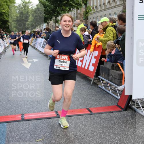 14.06.2026 - REWE Women's Run Strokosch-Dieckow http://msf.ph/oto/9786920 14.06.2026 10:11:27 Ziel 10053, 10111, 10406, 10429, 10468, 10690, 11217, 11355, 11450, 11451, 11500 meine-sportfotos.de