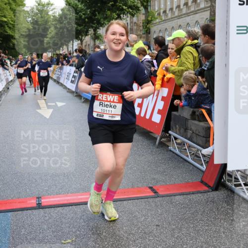 14.06.2026 - REWE Women's Run Strokosch-Dieckow http://msf.ph/oto/9786921 14.06.2026 10:11:27 Ziel 10053, 10111, 10406, 10429, 10468, 10690, 11217, 11355, 11450, 11451, 11500 meine-sportfotos.de