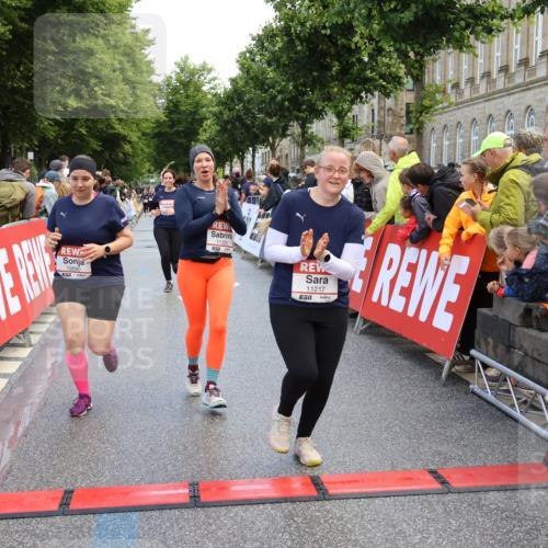 14.06.2026 - REWE Women's Run Strokosch-Dieckow http://msf.ph/oto/9786925 14.06.2026 10:11:30 Ziel 10053, 10111, 10406, 10606, 10690, 10955, 11217, 11355, 11500 meine-sportfotos.de