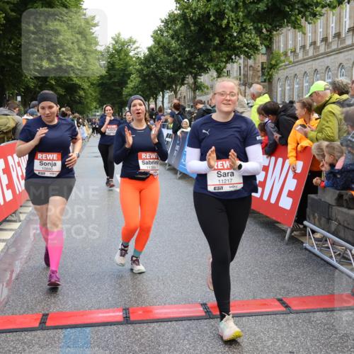 14.06.2026 - REWE Women's Run Strokosch-Dieckow http://msf.ph/oto/9786928 14.06.2026 10:11:30 Ziel 10053, 10111, 10406, 10606, 10690, 10955, 11217, 11355, 11500 meine-sportfotos.de