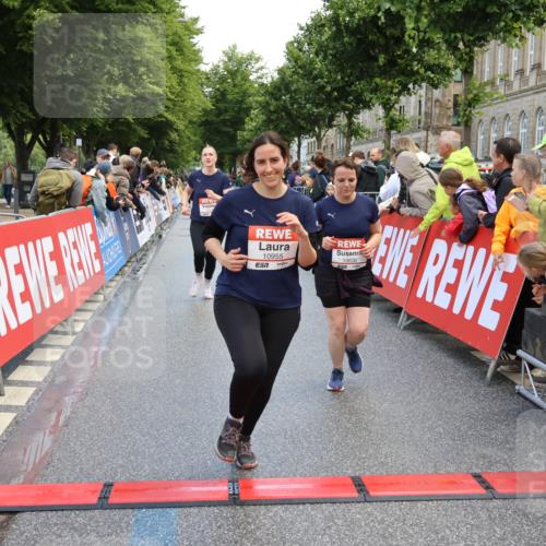 14.06.2026 - REWE Women's Run Strokosch-Dieckow http://msf.ph/oto/9786931 14.06.2026 10:11:33 Ziel 10111, 10258, 10606, 10690, 10955, 11217, 11355 meine-sportfotos.de