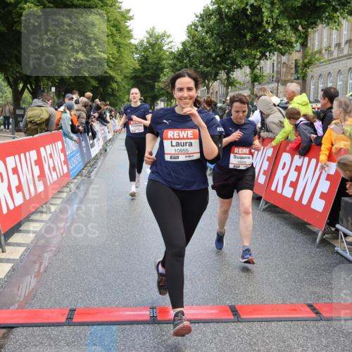 14.06.2026 - REWE Women's Run Strokosch-Dieckow http://msf.ph/oto/9786933 14.06.2026 10:11:33 Ziel 10111, 10258, 10606, 10690, 10955, 11217, 11355 meine-sportfotos.de