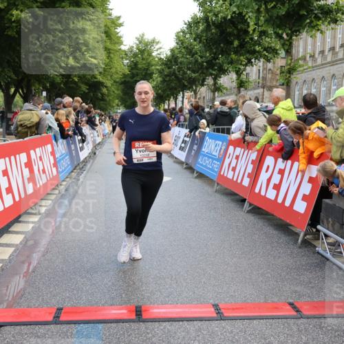 14.06.2026 - REWE Women's Run Strokosch-Dieckow http://msf.ph/oto/9786934 14.06.2026 10:11:34 Ziel 10111, 10258, 10606, 10690, 10955, 11217, 11355 meine-sportfotos.de