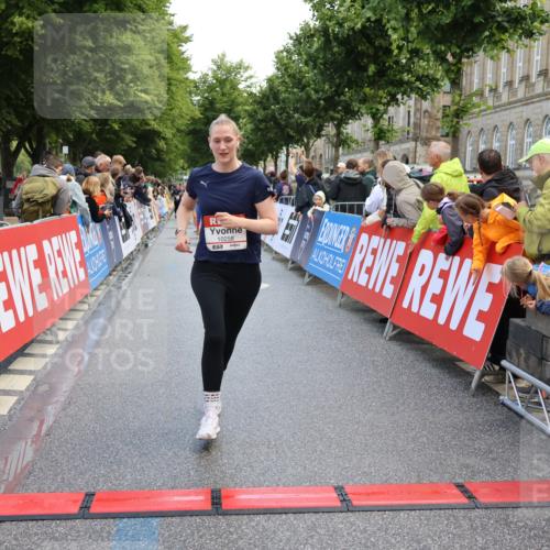 14.06.2026 - REWE Women's Run Strokosch-Dieckow http://msf.ph/oto/9786935 14.06.2026 10:11:34 Ziel 10111, 10258, 10606, 10690, 10955, 11217, 11355 meine-sportfotos.de