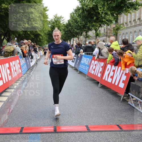 14.06.2026 - REWE Women's Run Strokosch-Dieckow http://msf.ph/oto/9786936 14.06.2026 10:11:35 Ziel 10258, 10606, 10690, 10955, 11217, 11355 meine-sportfotos.de