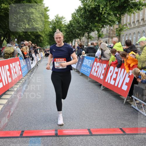 14.06.2026 - REWE Women's Run Strokosch-Dieckow http://msf.ph/oto/9786937 14.06.2026 10:11:35 Ziel 10258, 10606, 10690, 10955, 11217, 11355 meine-sportfotos.de