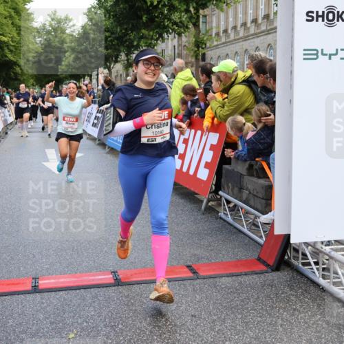 14.06.2026 - REWE Women's Run Strokosch-Dieckow http://msf.ph/oto/9786939 14.06.2026 10:11:41 Ziel 10180, 10240, 10258, 10606, 11260, 11488 meine-sportfotos.de