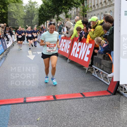 14.06.2026 - REWE Women's Run Strokosch-Dieckow http://msf.ph/oto/9786944 14.06.2026 10:11:42 Ziel 10180, 10240, 10258, 11017, 11260, 11488 meine-sportfotos.de