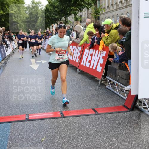 14.06.2026 - REWE Women's Run Strokosch-Dieckow http://msf.ph/oto/9786945 14.06.2026 10:11:42 Ziel 10180, 10240, 10258, 11017, 11260, 11488 meine-sportfotos.de