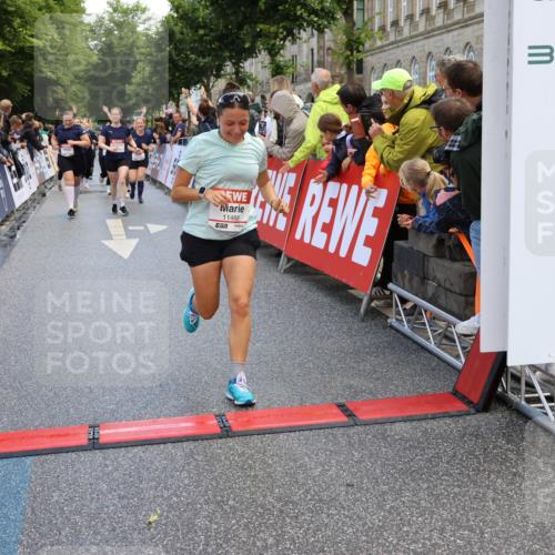 14.06.2026 - REWE Women's Run Strokosch-Dieckow http://msf.ph/oto/9786946 14.06.2026 10:11:42 Ziel 10180, 10240, 10258, 11017, 11260, 11488 meine-sportfotos.de