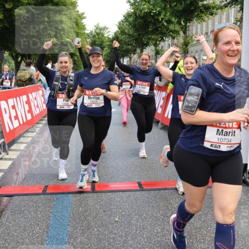 14.06.2026 - REWE Women's Run Strokosch-Dieckow http://msf.ph/oto/9786961 14.06.2026 10:11:48 Ziel 10001, 10002, 10003, 10004, 10005, 10130, 10137, 10180, 10240, 10254, 10734, 10981, 11017, 11260, 11488, 11495 meine-sportfotos.de