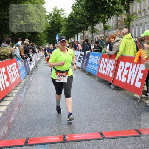 14.06.2026 - REWE Women's Run Strokosch-Dieckow http://msf.ph/oto/9786976 14.06.2026 10:11:54 Ziel 10001, 10002, 10003, 10004, 10005, 10086, 10130, 10137, 10247, 10254, 10325, 10734, 10981, 11017, 11495 meine-sportfotos.de