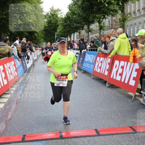 14.06.2026 - REWE Women's Run Strokosch-Dieckow http://msf.ph/oto/9786978 14.06.2026 10:11:54 Ziel 10001, 10002, 10003, 10004, 10005, 10086, 10130, 10137, 10247, 10254, 10325, 10734, 10981, 11017, 11495 meine-sportfotos.de