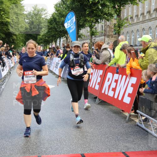 14.06.2026 - REWE Women's Run Strokosch-Dieckow http://msf.ph/oto/9786980 14.06.2026 10:11:58 Ziel 10005, 10086, 10130, 10137, 10247, 10325, 10804, 10981, 11223, 11494, 11495 meine-sportfotos.de