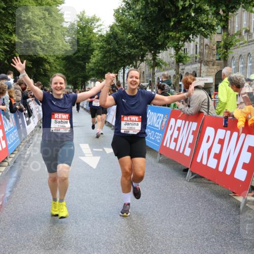 14.06.2026 - REWE Women's Run Strokosch-Dieckow http://msf.ph/oto/9786986 14.06.2026 10:12:01 Ziel 10086, 10247, 10325, 10769, 10770, 10804, 11223, 11494 meine-sportfotos.de