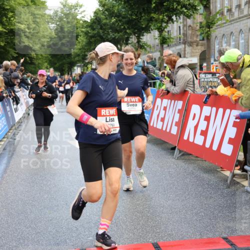 14.06.2026 - REWE Women's Run Strokosch-Dieckow http://msf.ph/oto/9786997 14.06.2026 10:12:04 Ziel 10086, 10325, 10769, 10770, 10804, 10975, 11223, 11494 meine-sportfotos.de