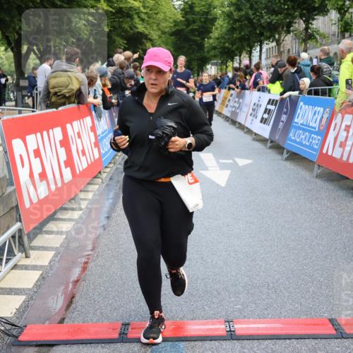 14.06.2026 - REWE Women's Run Strokosch-Dieckow http://msf.ph/oto/9787002 14.06.2026 10:12:07 Ziel 10620, 10769, 10770, 10804, 10975, 11223, 11317, 11494 meine-sportfotos.de
