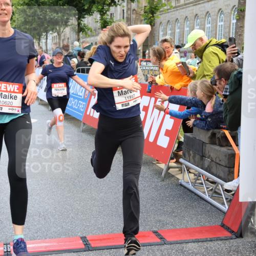 14.06.2026 - REWE Women's Run Strokosch-Dieckow http://msf.ph/oto/9787007 14.06.2026 10:12:11 Ziel 10036, 10298, 10620, 10769, 10770, 10913, 10975, 11317 meine-sportfotos.de