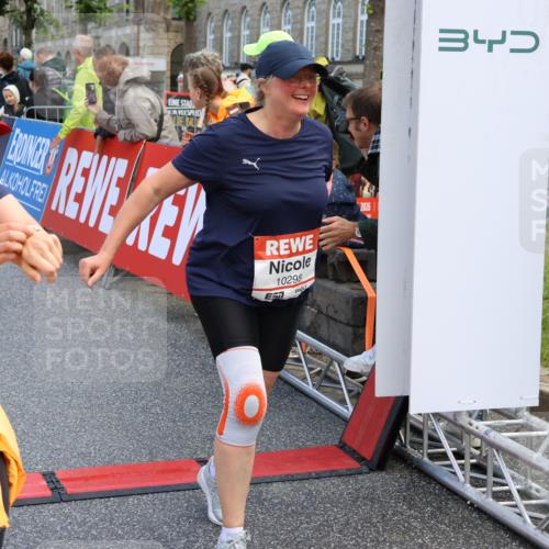 14.06.2026 - REWE Women's Run Strokosch-Dieckow http://msf.ph/oto/9787015 14.06.2026 10:12:13 Ziel 10036, 10298, 10620, 10770, 10913, 10975, 11019, 11317 meine-sportfotos.de