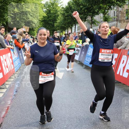 14.06.2026 - REWE Women's Run Strokosch-Dieckow http://msf.ph/oto/9787025 14.06.2026 10:12:19 Ziel 10036, 10298, 10357, 10710, 10795, 10913, 11019, 11142, 11349, 11358 meine-sportfotos.de