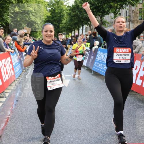 14.06.2026 - REWE Women's Run Strokosch-Dieckow http://msf.ph/oto/9787027 14.06.2026 10:12:19 Ziel 10036, 10298, 10357, 10710, 10795, 10913, 11019, 11142, 11349, 11358 meine-sportfotos.de