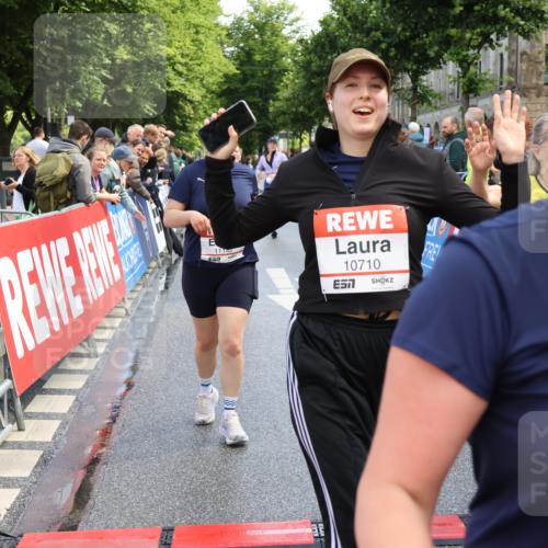 14.06.2026 - REWE Women's Run Strokosch-Dieckow http://msf.ph/oto/9787035 14.06.2026 10:12:22 Ziel 10357, 10710, 10795, 10913, 11012, 11019, 11109, 11142, 11349, 11358 meine-sportfotos.de