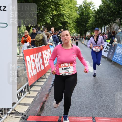14.06.2026 - REWE Women's Run Strokosch-Dieckow http://msf.ph/oto/9787041 14.06.2026 10:12:25 Ziel 10357, 10710, 10795, 11012, 11109, 11142, 11349, 11358 meine-sportfotos.de