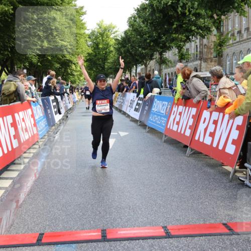 14.06.2026 - REWE Women's Run Strokosch-Dieckow http://msf.ph/oto/9787048 14.06.2026 10:12:35 Ziel 10525 meine-sportfotos.de