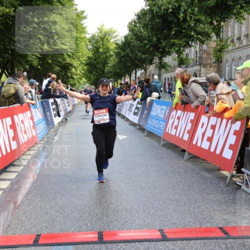 14.06.2026 - REWE Women's Run Strokosch-Dieckow http://msf.ph/oto/9787053 14.06.2026 10:12:36 Ziel 10525 meine-sportfotos.de