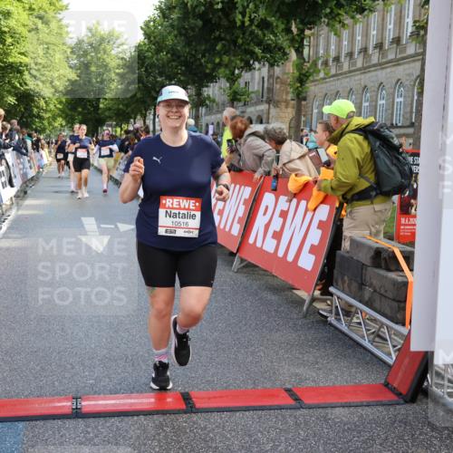 14.06.2026 - REWE Women's Run Strokosch-Dieckow http://msf.ph/oto/9787060 14.06.2026 10:12:43 Ziel 10516, 10525, 10595, 10818, 11241 meine-sportfotos.de