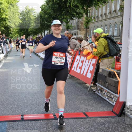14.06.2026 - REWE Women's Run Strokosch-Dieckow http://msf.ph/oto/9787062 14.06.2026 10:12:43 Ziel 10516, 10525, 10595, 10818, 11241 meine-sportfotos.de