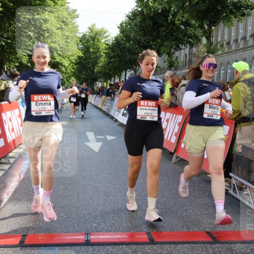 14.06.2026 - REWE Women's Run Strokosch-Dieckow http://msf.ph/oto/9787068 14.06.2026 10:12:47 Ziel 10516, 10595, 10818, 11241 meine-sportfotos.de