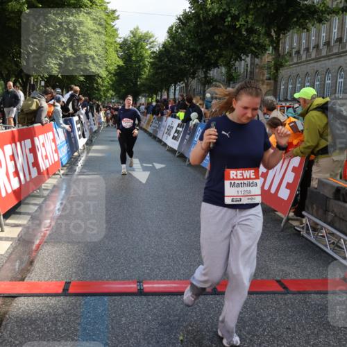 14.06.2026 - REWE Women's Run Strokosch-Dieckow http://msf.ph/oto/9787080 14.06.2026 10:12:56 Ziel 10564, 10916, 11258, 11419 meine-sportfotos.de