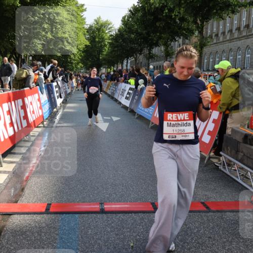 14.06.2026 - REWE Women's Run Strokosch-Dieckow http://msf.ph/oto/9787082 14.06.2026 10:12:56 Ziel 10564, 10916, 11258, 11419 meine-sportfotos.de