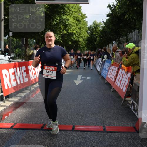 14.06.2026 - REWE Women's Run Strokosch-Dieckow http://msf.ph/oto/9787090 14.06.2026 10:13:02 Ziel 10145, 10146, 10147, 10148, 10564, 10587, 10916, 11258, 11419 meine-sportfotos.de