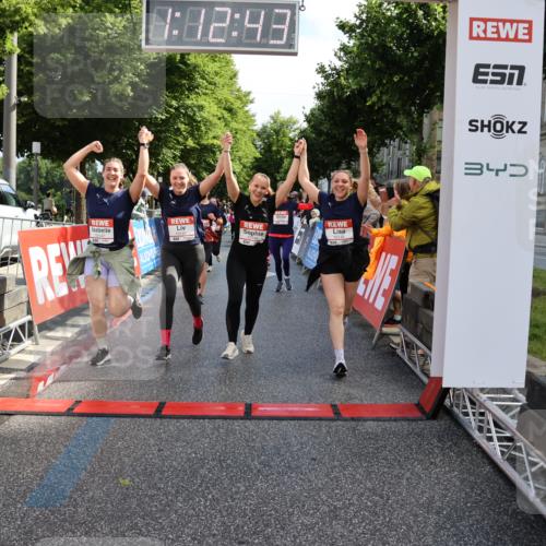14.06.2026 - REWE Women's Run Strokosch-Dieckow http://msf.ph/oto/9787095 14.06.2026 10:13:06 Ziel 10125, 10145, 10146, 10147, 10148, 10408, 10537, 10571, 10587, 10916 meine-sportfotos.de