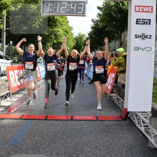 14.06.2026 - REWE Women's Run Strokosch-Dieckow http://msf.ph/oto/9787096 14.06.2026 10:13:06 Ziel 10125, 10145, 10146, 10147, 10148, 10408, 10537, 10571, 10587, 10916 meine-sportfotos.de