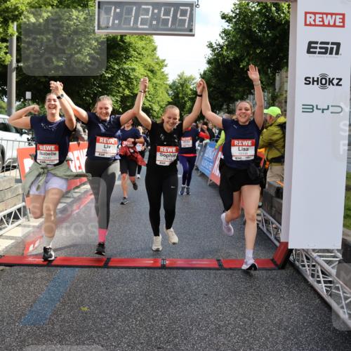 14.06.2026 - REWE Women's Run Strokosch-Dieckow http://msf.ph/oto/9787100 14.06.2026 10:13:06 Ziel 10125, 10145, 10146, 10147, 10148, 10408, 10537, 10571, 10587, 10916 meine-sportfotos.de
