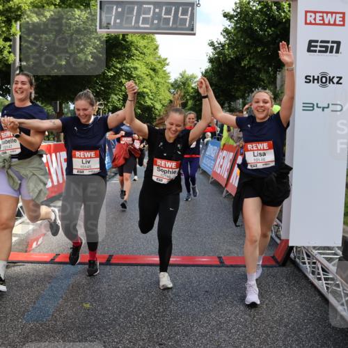 14.06.2026 - REWE Women's Run Strokosch-Dieckow http://msf.ph/oto/9787104 14.06.2026 10:13:06 Ziel 10125, 10145, 10146, 10147, 10148, 10408, 10537, 10571, 10587, 10916 meine-sportfotos.de