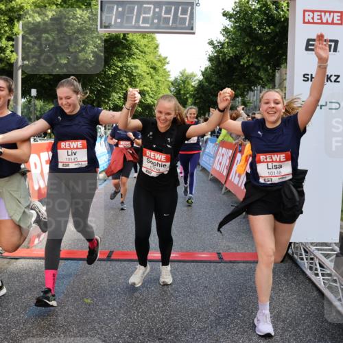14.06.2026 - REWE Women's Run Strokosch-Dieckow http://msf.ph/oto/9787106 14.06.2026 10:13:06 Ziel 10125, 10145, 10146, 10147, 10148, 10408, 10537, 10571, 10587, 10916 meine-sportfotos.de