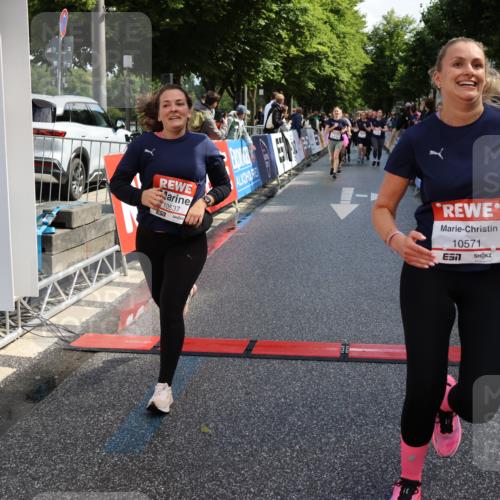 14.06.2026 - REWE Women's Run Strokosch-Dieckow http://msf.ph/oto/9787110 14.06.2026 10:13:09 Ziel 10125, 10145, 10146, 10147, 10148, 10283, 10408, 10537, 10571, 10587, 11348 meine-sportfotos.de